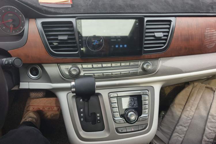 Used SAIC MAXUS G10 2014 2.0T Automatic Luxury Executive Edition