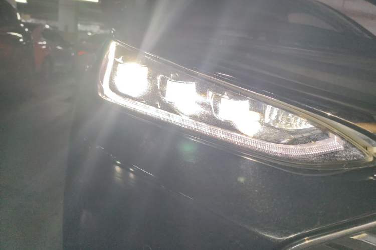 Used BYD Tang 2018 2.0T Automatic SmartConnect Prestige 7-Seater China V Standard