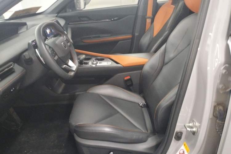 Used CHANGAN UNI-V 2022 1.5T Prestige Version