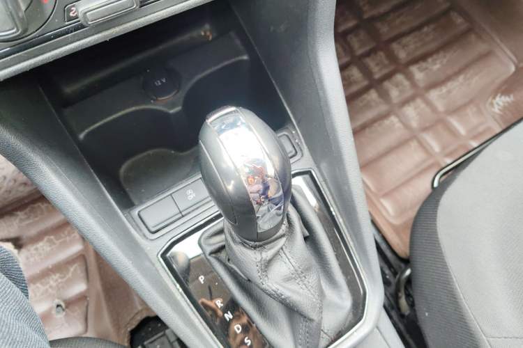 Used Jetta VA3 2024 1.5L Automatic Entry Version Gear Lever