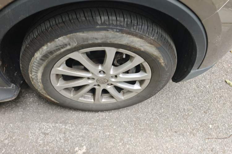 Used Buick Envision 2016 20T Two-Wheel-Drive Elite Model Right Front Wheel Hub