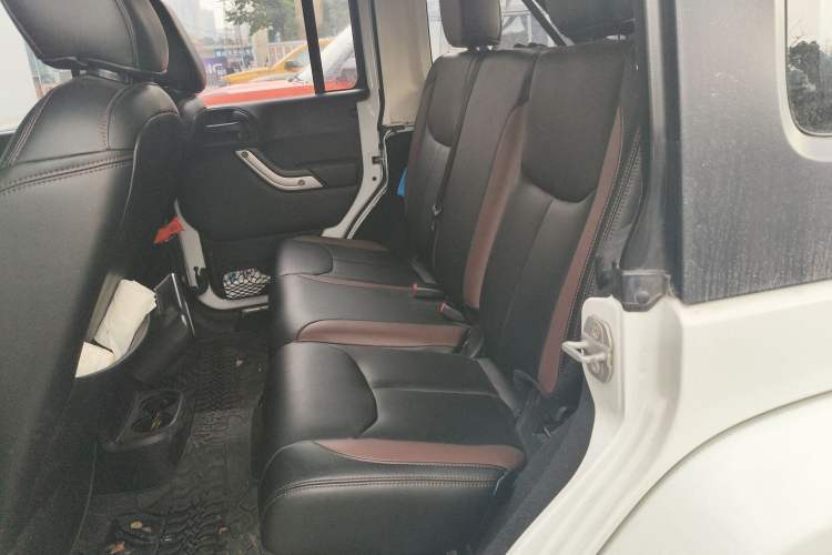 Used Jeep Wrangler 2014 2.8TD Sahara Four-Door Edition