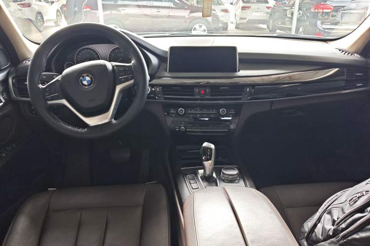 Used BMW X5 2017 xDrive35i Elegant Edition Center Console