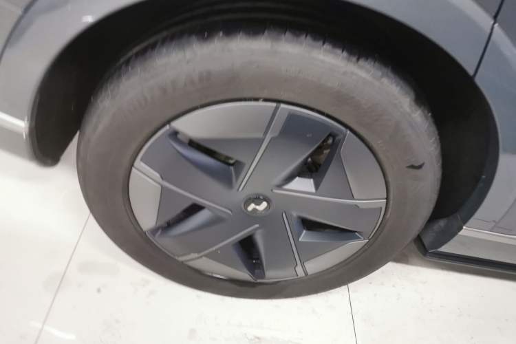 Used ONVO Luxeed L90 2025 Model—Max Six-Seater Version