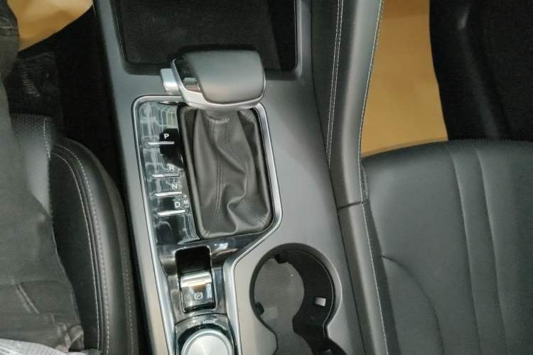 Used CHANGAN CS75 PLUS 2021 1.5T Automatic Luxury Version Gear Lever