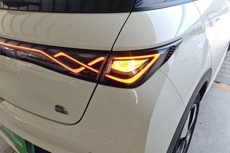 Used BYD Dolphin 2023 420 km Fashion Edition
