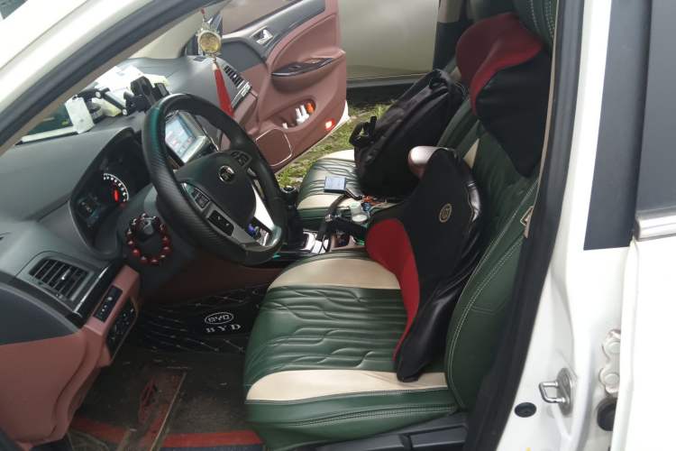 Used BYD Surui 2015 Revised Version 1.5L Manual Luxury Edition
