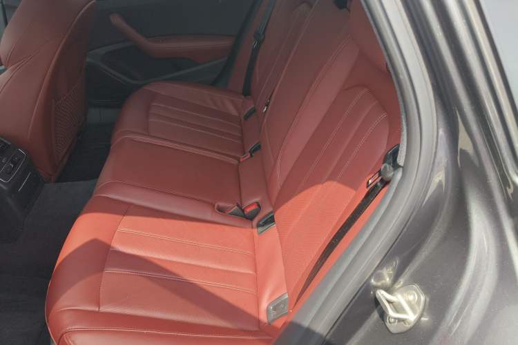 Used Audi A4L 2023 40 TFSI Luxury Dynamic Model
