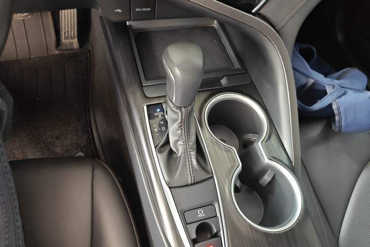 Used Toyota Camry 2021 2.0G Luxury Edition