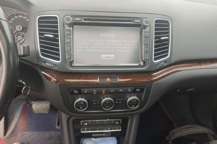 Used Volkswagen Sharan 2013 1.8TSI Comfort Model Euro IV
