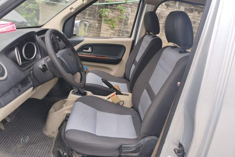 Used CHANGAN KAICHENG Ruixing M80 2018 1.5L Comfort Van Flat Roof Back-Hinged Doors 4G15S
