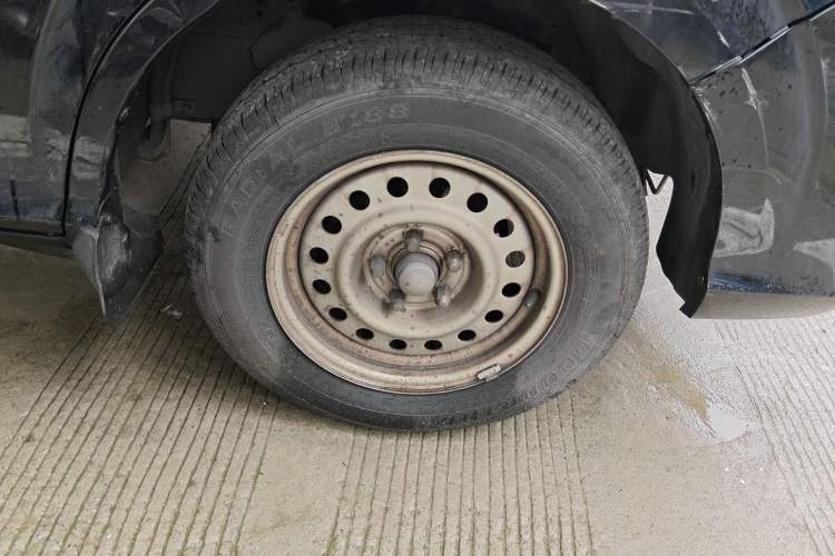 Used Foton Scenic G5 2022 2.0L Gasoline Commercial & Travel Version Passenger Van 7/9 Seats Model 1TZS
