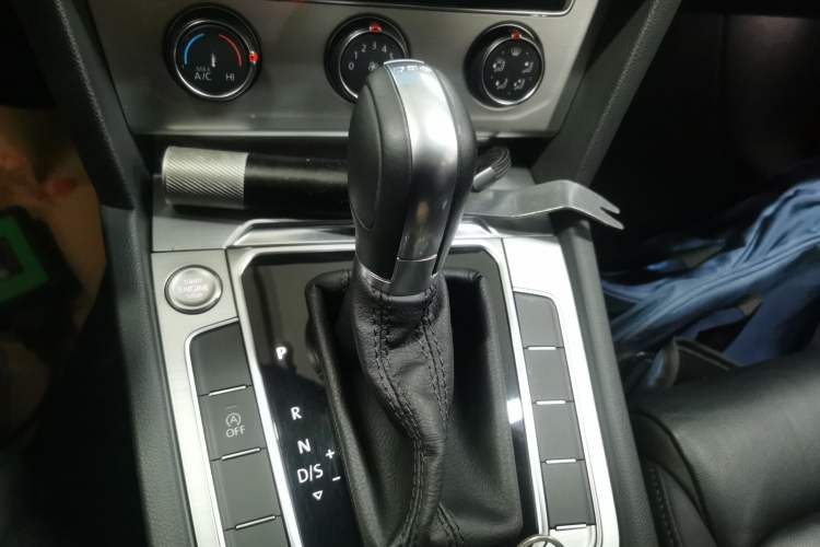 Used Volkswagen Magotan 2018 280TSI DSG Comfort Model
