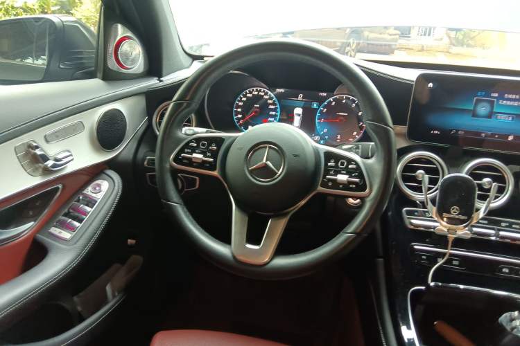 Used Mercedes-Benz GLC 2020 GLC 300 L 4MATIC Dynamic Edition Steering Wheel