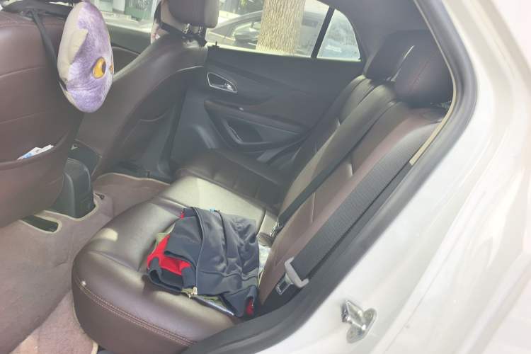 Used Buick Encore 2015 1.4T Automatic Two-Wheel Drive Urban Elite Version
