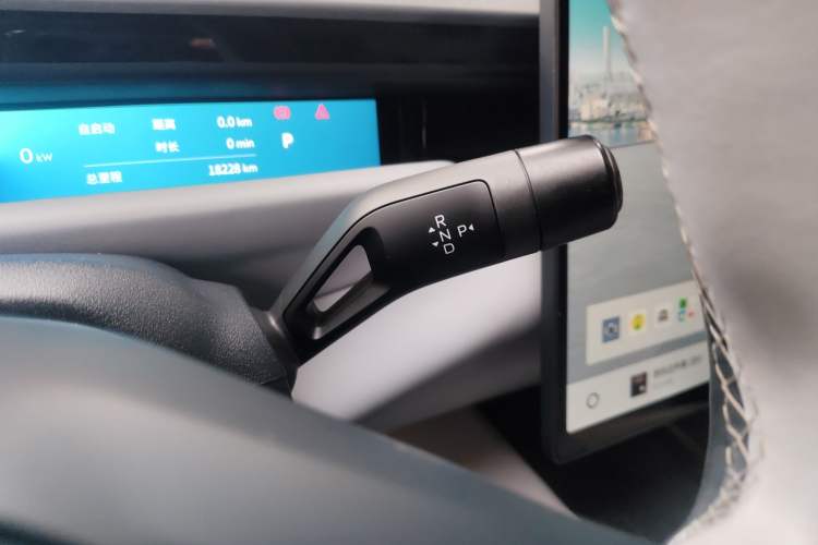 Used Lynk & Co Z10 2025 95 kWh 702 km All-Wheel Drive Intelligent Driving Ultra
