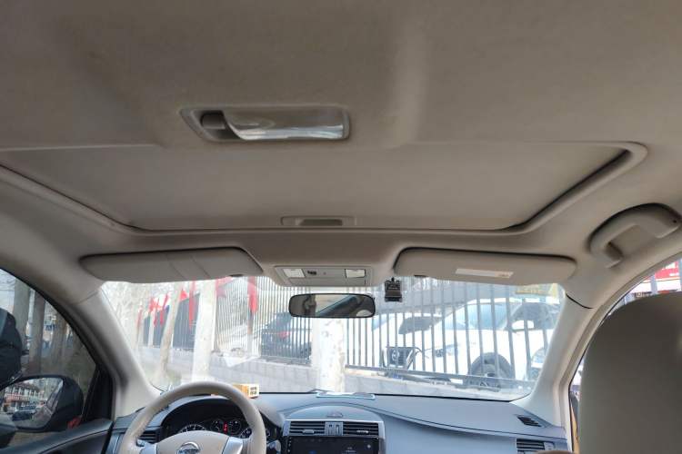 Used Nissan Tiida 2011 1.6L CVT Smart Version Headliner