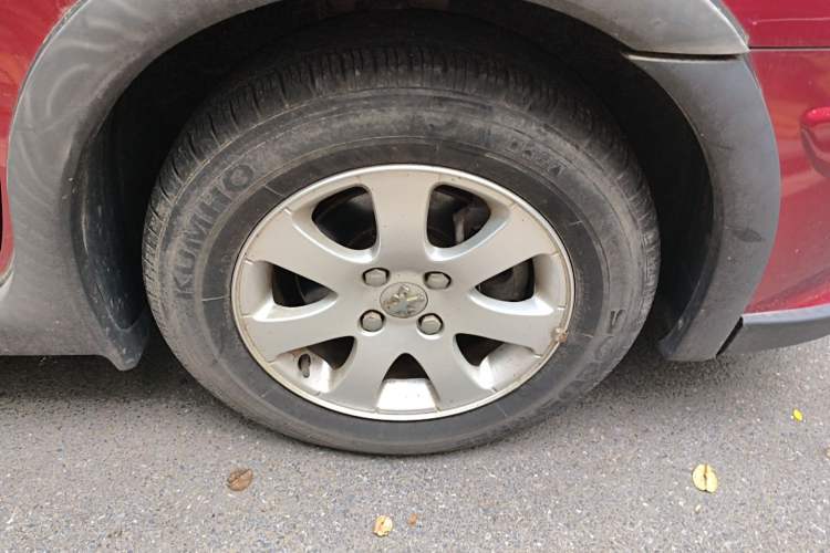 Used Peugeot 307 2012 Hatchback 1.6L Automatic Comfort Edition Right Front Wheel Hub