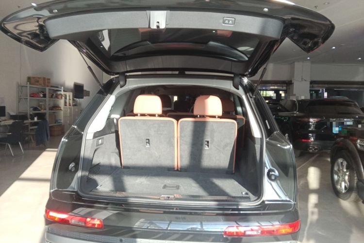 Used Audi Q7 2022 55 TFSI quattro S line Sport model