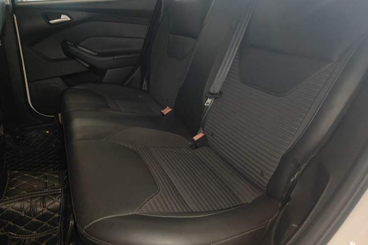 Used Ford Focus 2017 Sedan 1.6L Automatic Fashion Edition Smart Drive Version Left Rear Seat