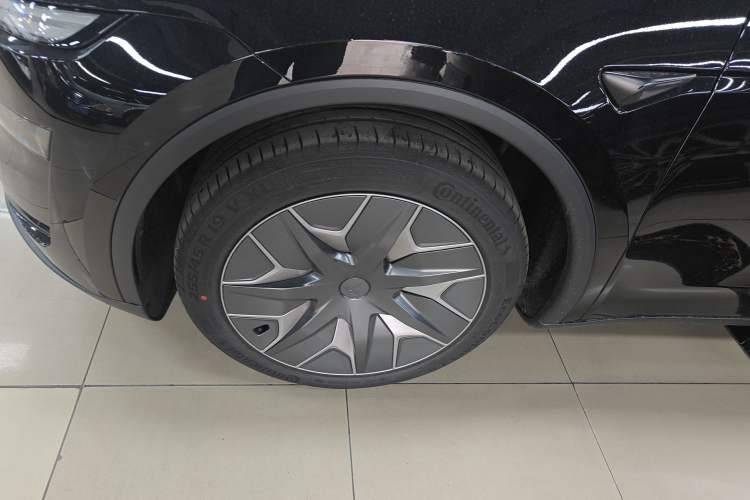 Used Tesla Model Y L 2025 Model Long-Range All-Wheel-Drive Version
