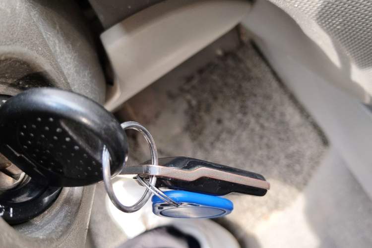 Used Chevrolet Sail 2010 Sedan 1.2L Manual Warm Edition Vehicle Key