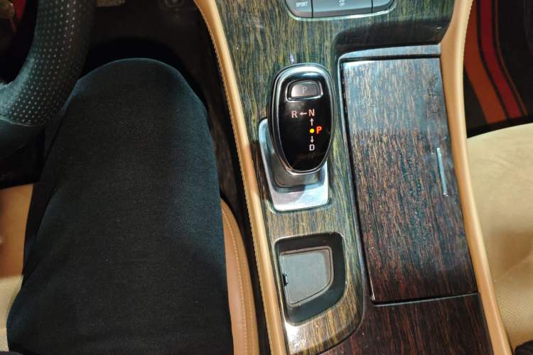 Used Buick LaCrosse 2016 20T Elite Edition Gear Lever