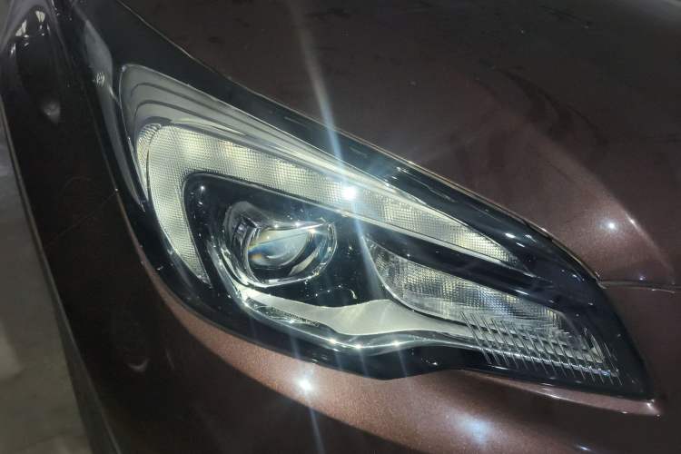 Used Buick Envision 2018 20T Two-Wheel Drive Luxury Model
