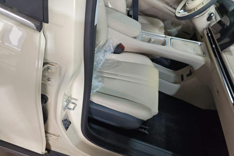 Used Wuling Bingo S 2025 Model 430km Deluxe Edition