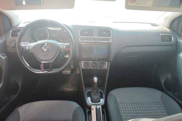 Used Volkswagen Polo 2016 1.6L Automatic Comfort Model
