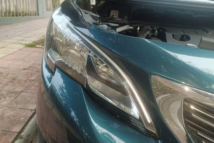 Used Peugeot 5008 2017 380THP 7-Seater Luxury Edition
