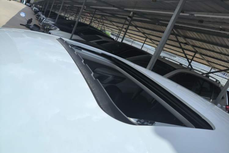 Used Roewe i5 2023 1.5L CVT Luxury Edition