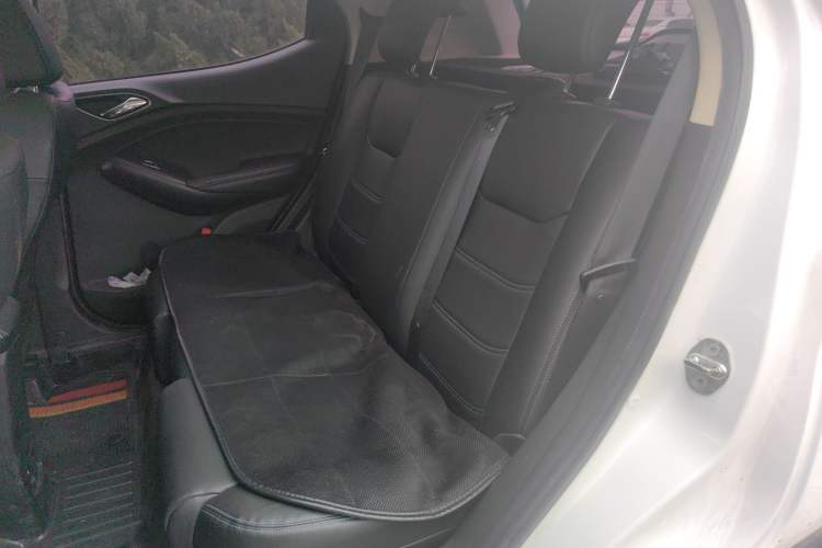 Used BYD Yuan New Energy 2018 EV360 Smart Connect Cool Edition Left Rear Seat