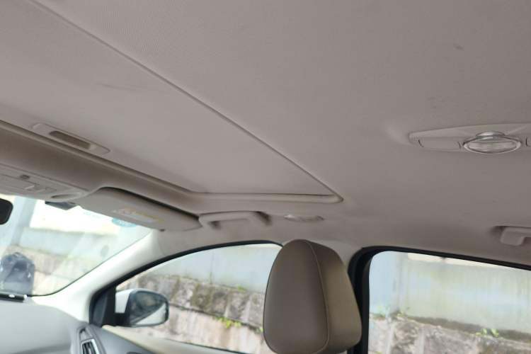 Used Ford Focus 2015 Sedan EcoBoost 125 Manual – Ultra-Style Edition