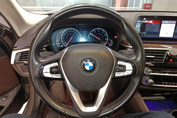 Used BMW 5 Series 2019 Facelifted 525Li Luxury Package
