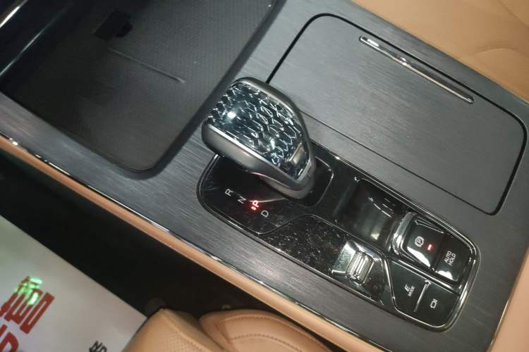 Used GAC Trumpchi ES9 2024 PHEV with 143 km Max Gear Lever