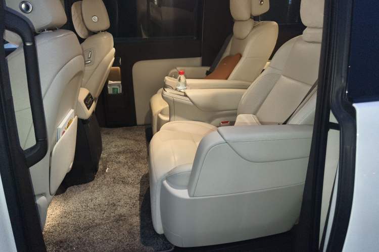 Used Li Auto MEGA 2024 Ultra Model
