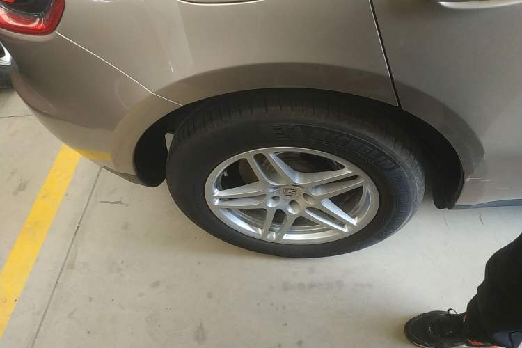 Used Porsche Macan 2017 Macan 2.0T Exterior 5