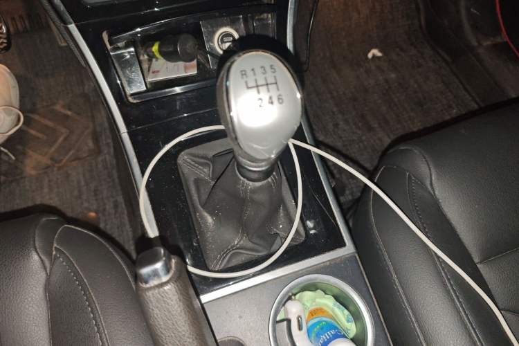 Used Haval H2 2014 1.5T Manual Two-Wheel Drive Elite Edition Gear Lever