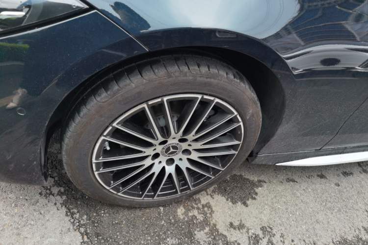 Used Mercedes-Benz C-Class 2024 Second Facelift C 260 L Sport Edition Left Front Wheel Hub