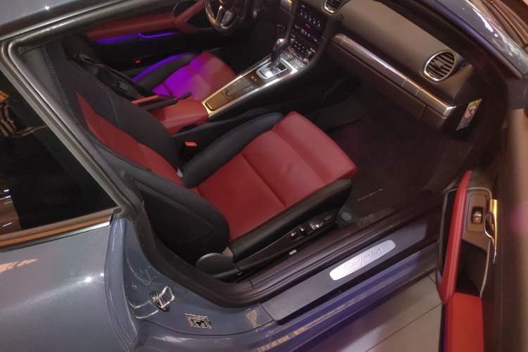 Used Porsche 718 2016 Cayman 2.0T
