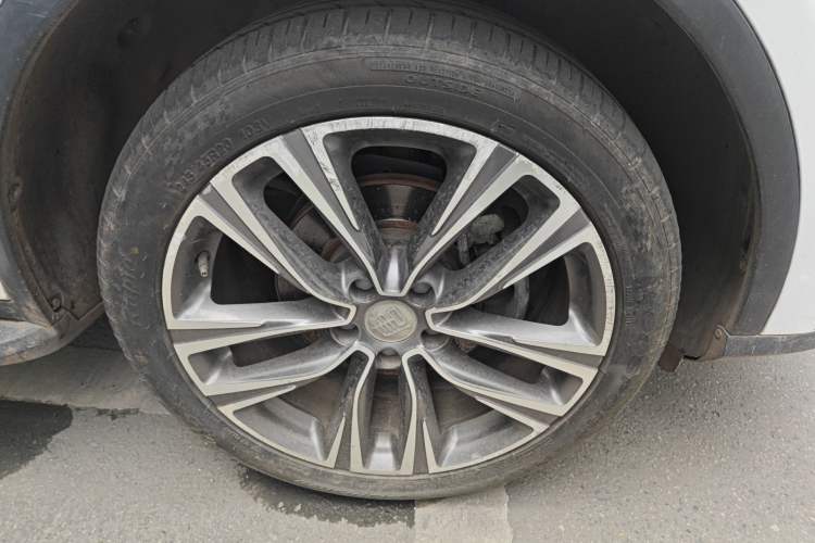 Used BYD Tang 2018 2.0T Automatic Smart Connect Prestige 7-Seater China V Standard Right Front Wheel Hub
