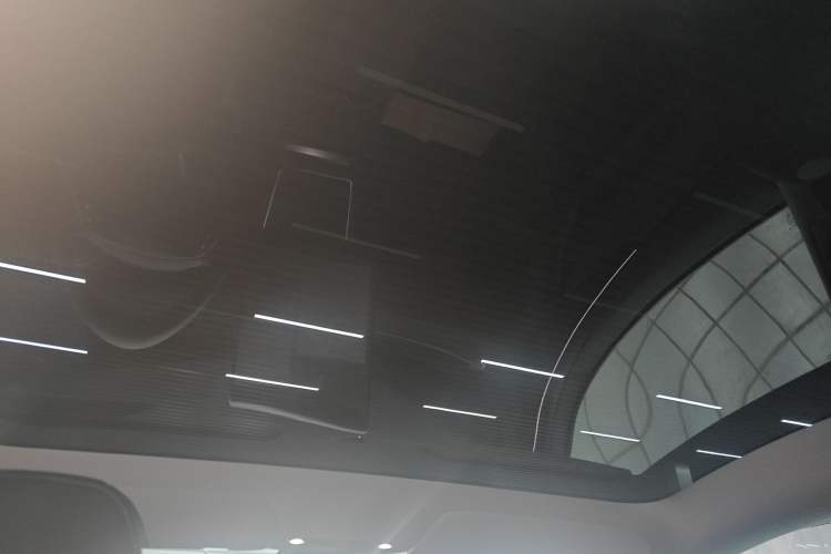 Used Tesla Model Y 2025 Rear-Wheel Drive First Edition Headliner