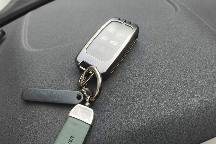 Used Land Rover Range Evoque New Energy 2022 Aurora L P300e Plug-in Hybrid Electric Version
