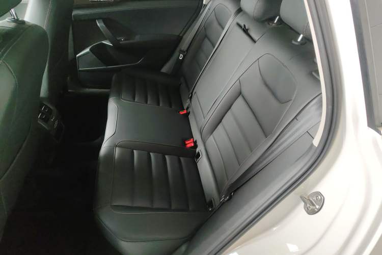 Used Volkswagen Tharu 2020 280TSI Two-Wheel Drive Luxury Plus Version China VI Standard Left Rear Seat