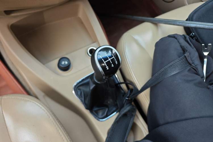 Used Wuling Hongguang 2013 1.5L S Comfort Model
