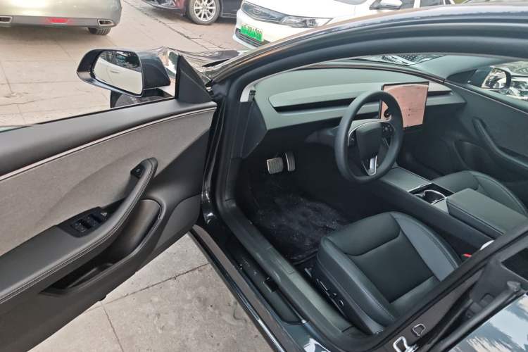 Used Tesla Model 3 2025 Rear-Wheel-Drive Version