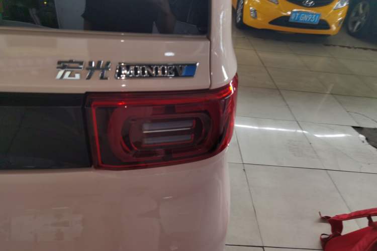 Used Wuling Hongguang MINIEV 2022 Macaron Premium Model – Lithium Iron Phosphate