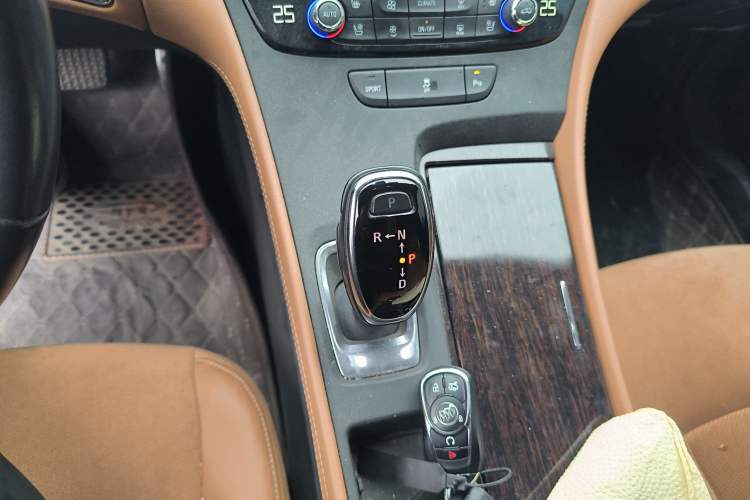 Used Buick LaCrosse 2016 28T Elite Model
