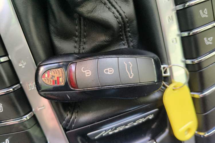 Used Porsche Macan 2018 Macan 2.0T Vehicle Key